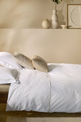 Beddinghouse x Van Gogh Museum Dekbedovertrek Broderie Fleurie Wit 200x200/220 cm