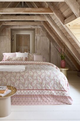 Pip Studio Kussensloop Kairi Bloom Licht roze 60x70 cm