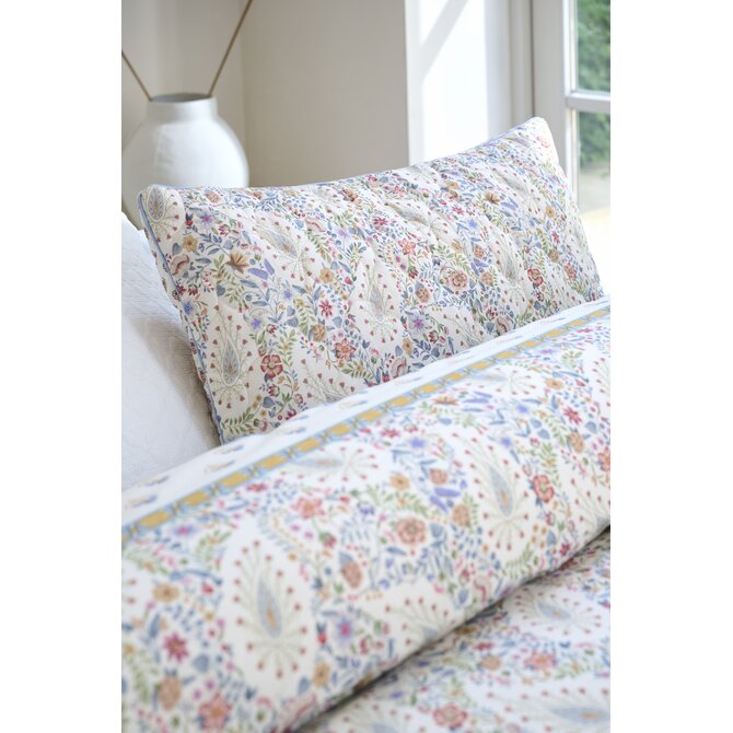 Pip Studio Kairi Bloom Quilted Cushion Licht blauw 45x70 cm