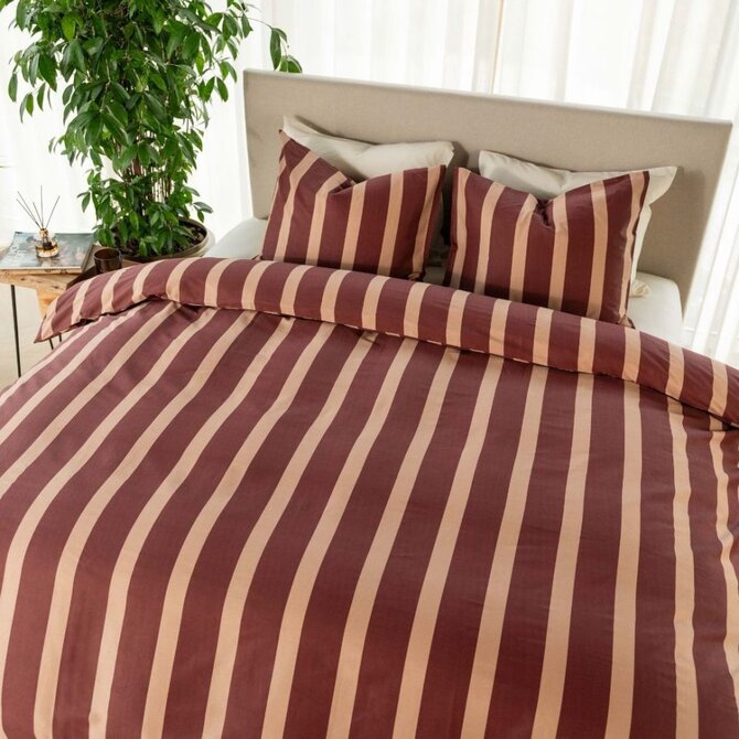 Kayori  Dasshu  Dekbedovertrek  Katoensatijn 200x200220  Burgundy