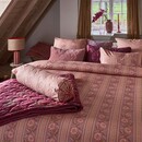Pip Studio Pip Studio Mumbai Morning Velvet Quilt Donker roze 260x260 cm