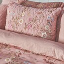 Pip Studio Pip Studio Mumbai Morning Velvet Quilted Sierkussen Donker roze 45x70 cm