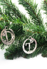DTR Hanging Christmas ornament wreath with candle