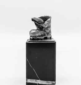 DTR Walking shoe on pedestal