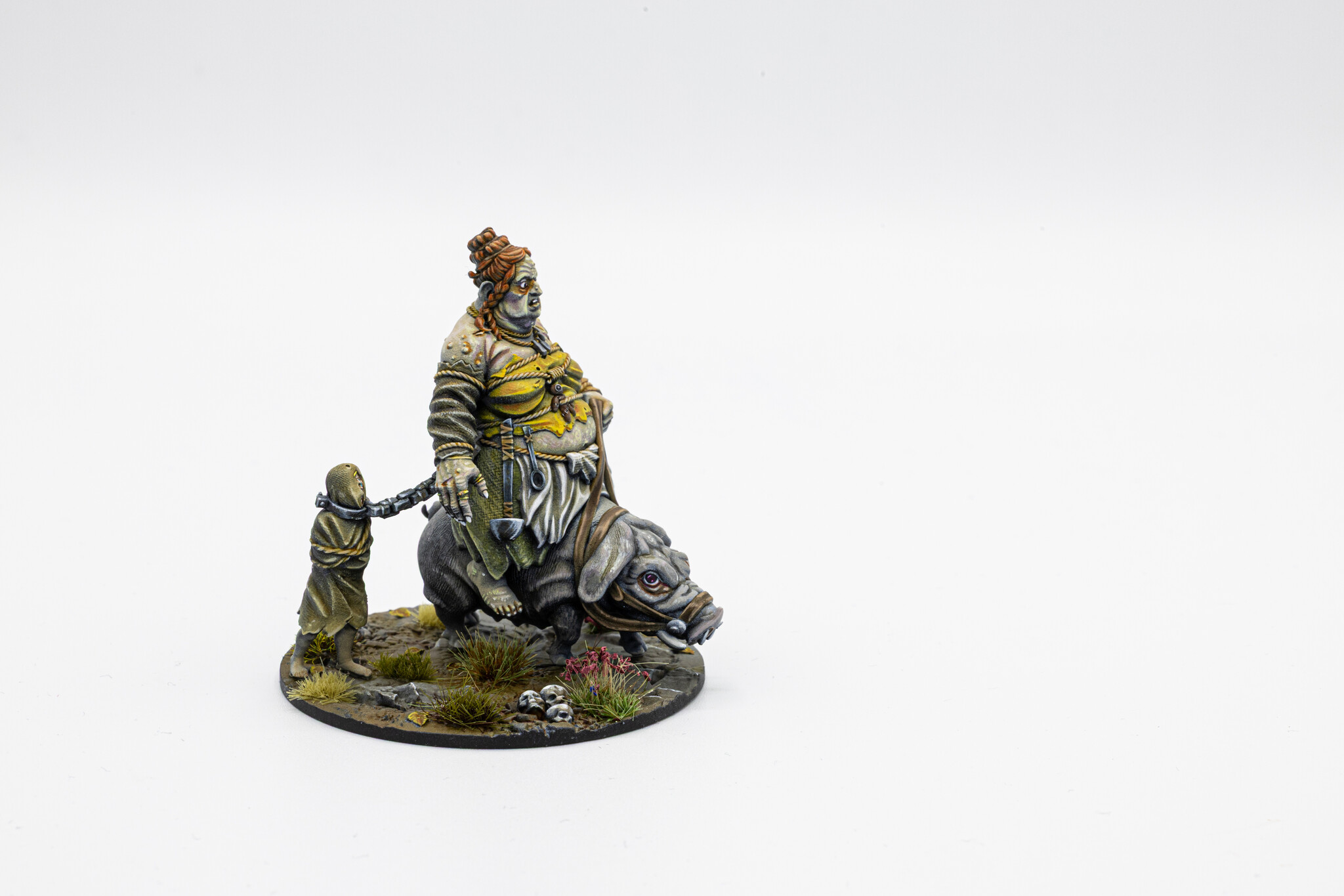 Remarkable Miniatures Hexe mit Schwein