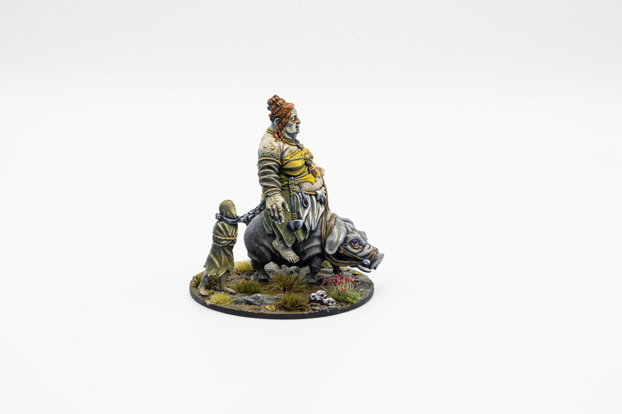 Remarkable Miniatures Hexe mit Schwein
