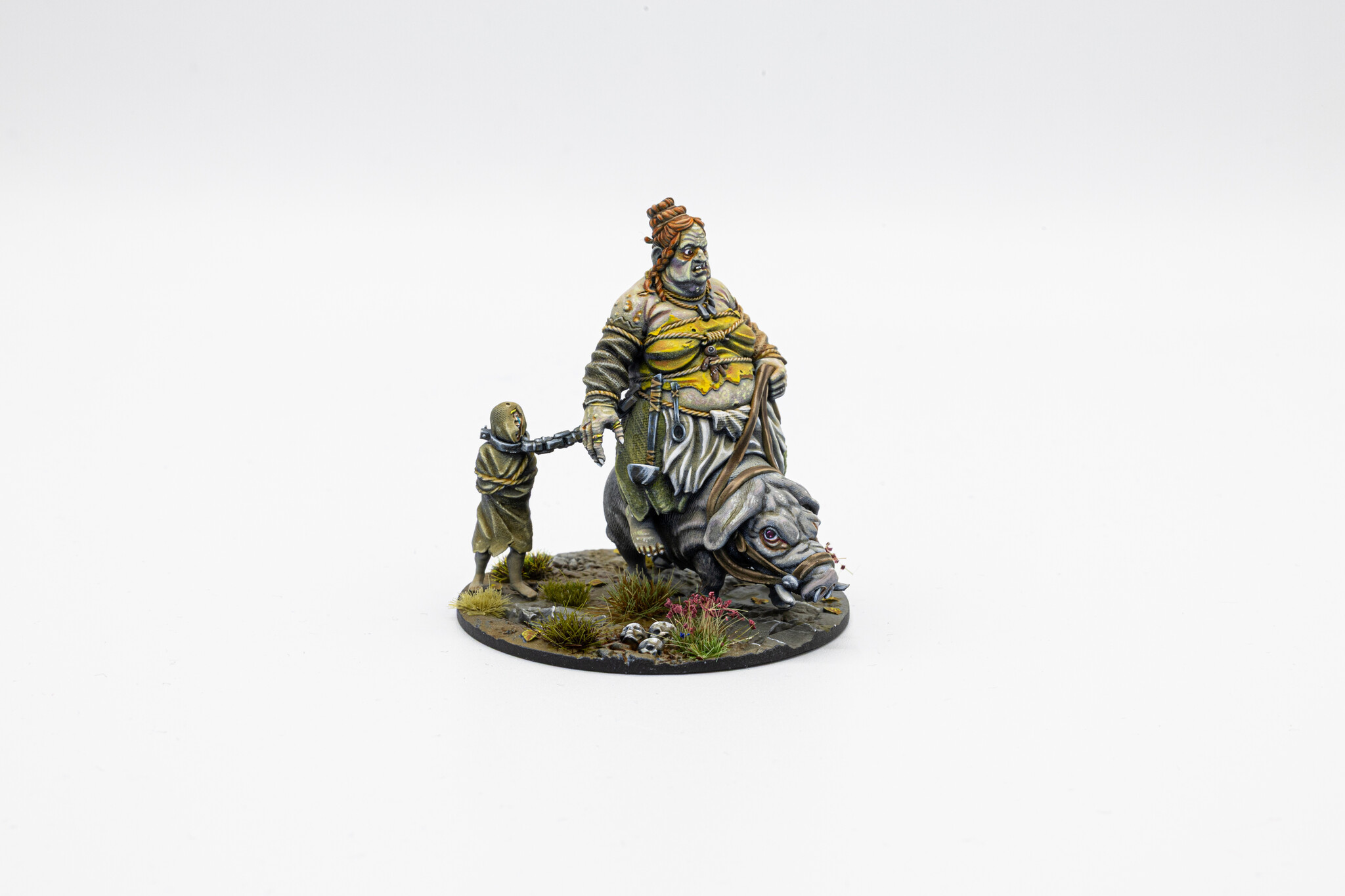 Remarkable Miniatures Hexe mit Schwein