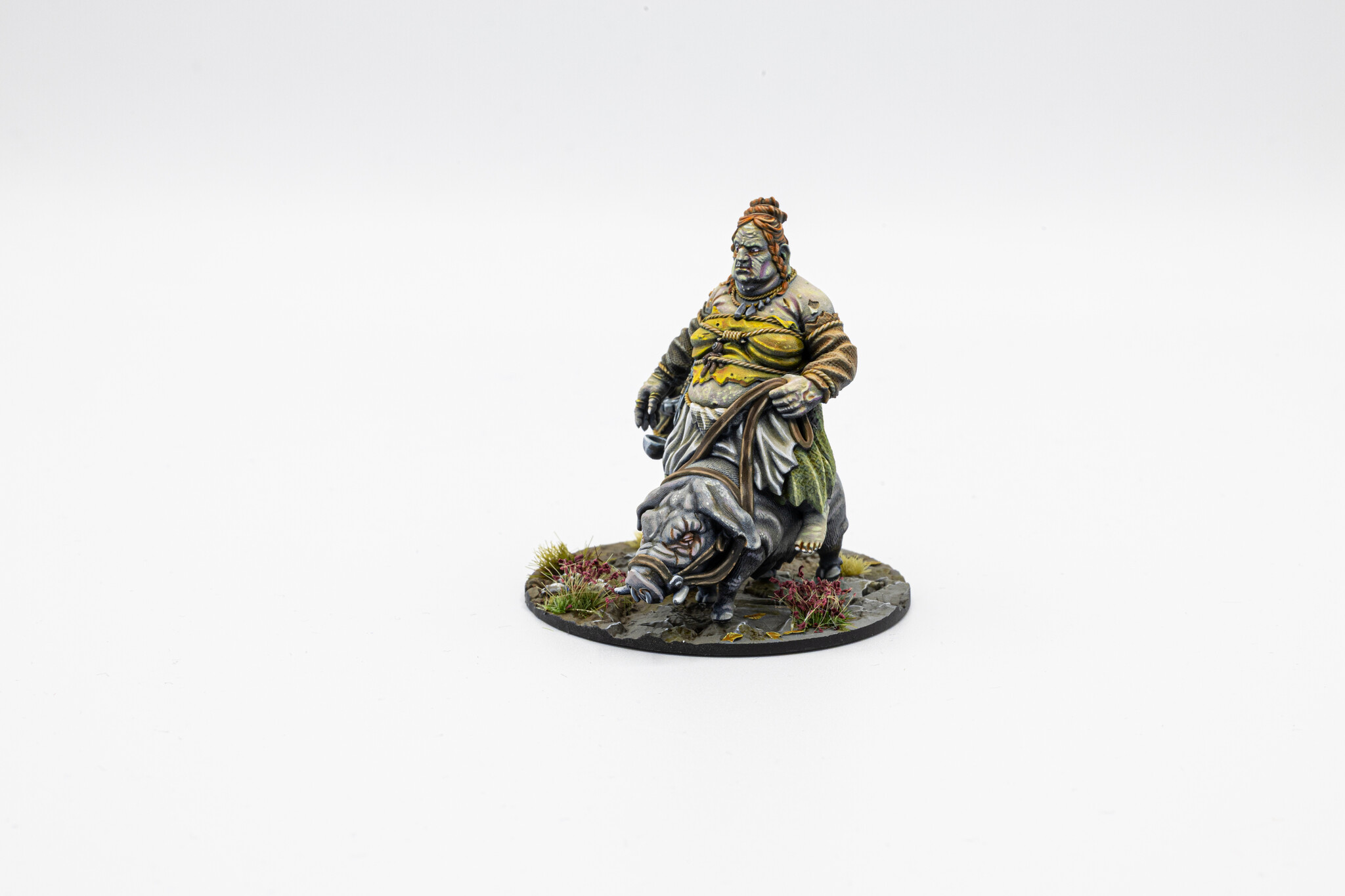 Remarkable Miniatures Hexe mit Schwein