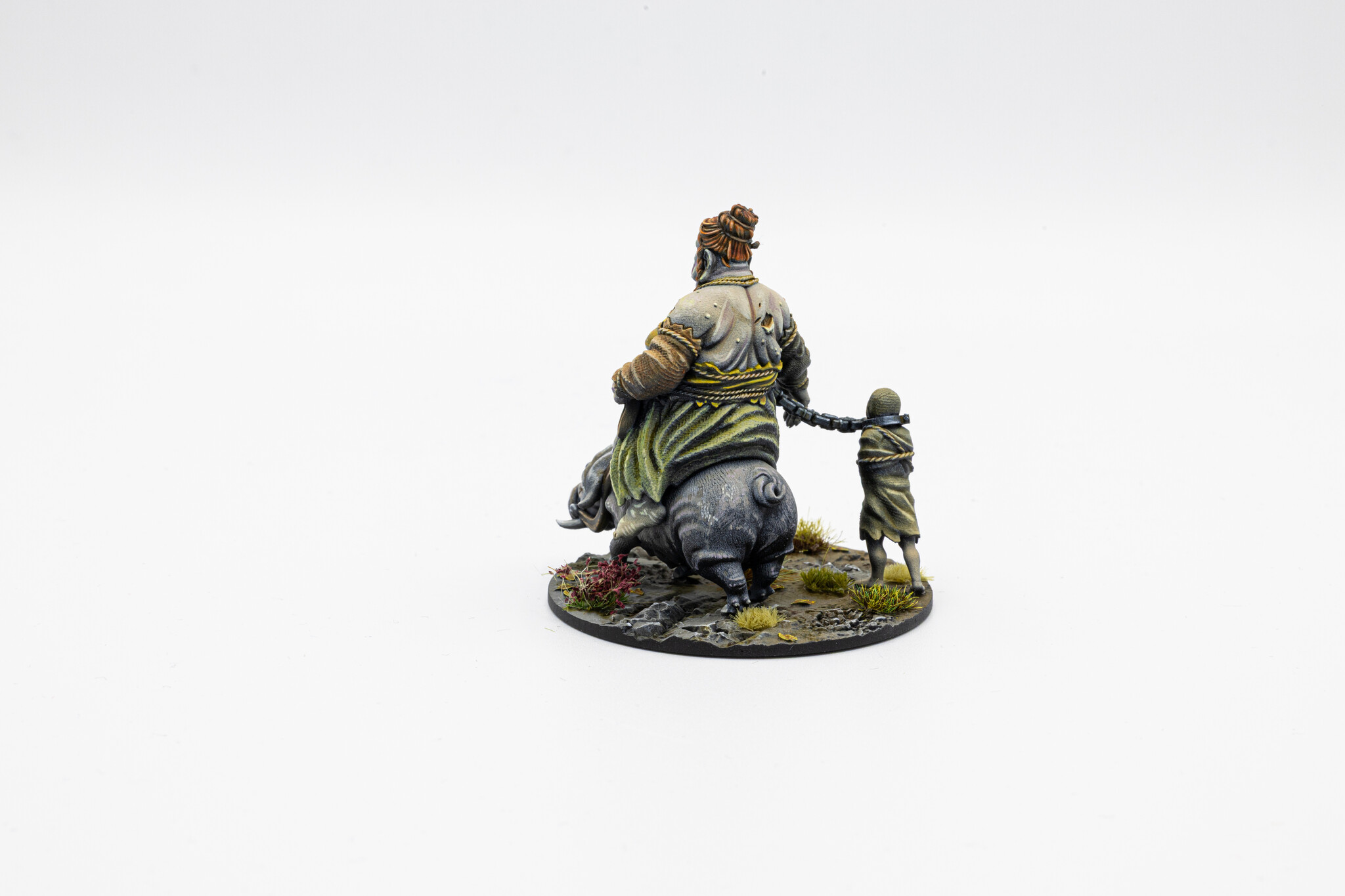 Remarkable Miniatures Hexe mit Schwein