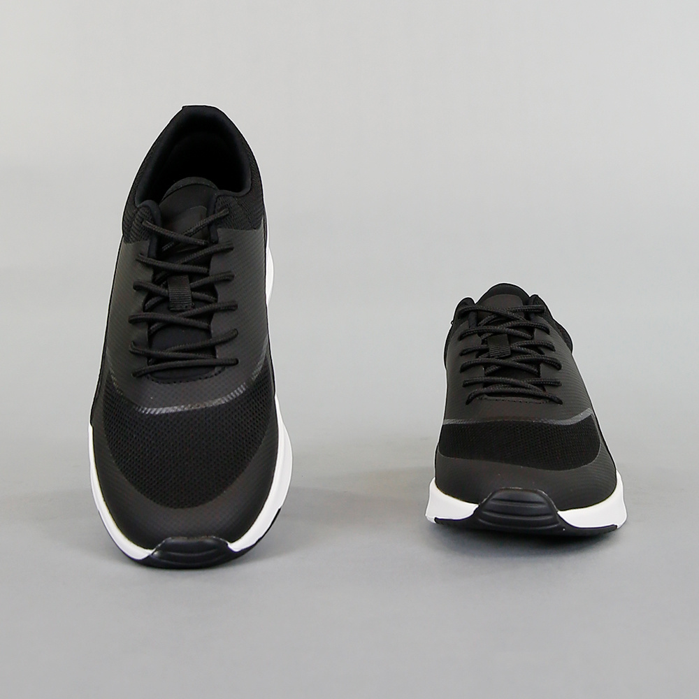 zwarte nikes witte zool