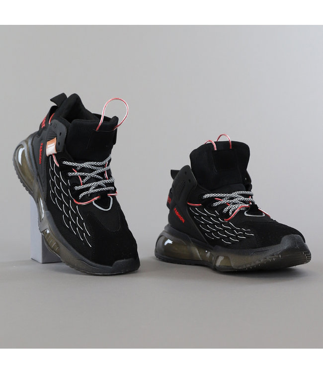 Grove Zwarte Heren Sneakers met Air Zool en Rode Details