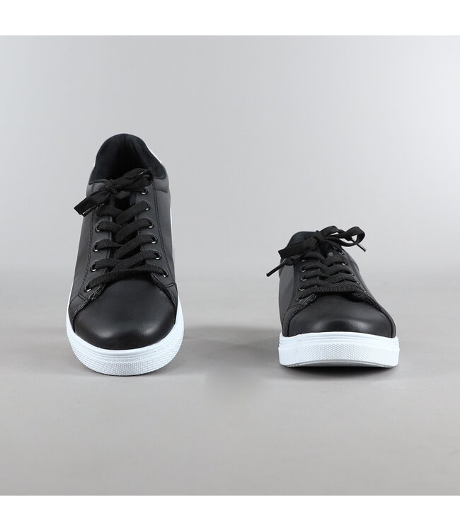Basic Zwarte Heren Sneakers met Wit Hielstuk