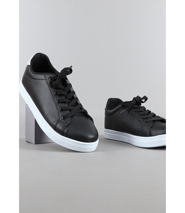 Basic Zwarte Heren Sneakers met Wit Hielstuk