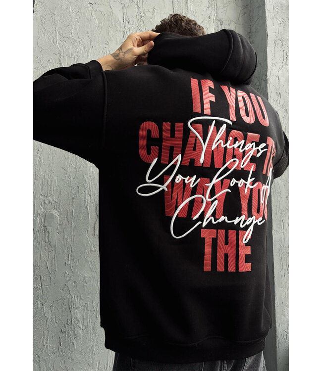 Zwarte Hoodie met Rood-Witte Tekstopdruk