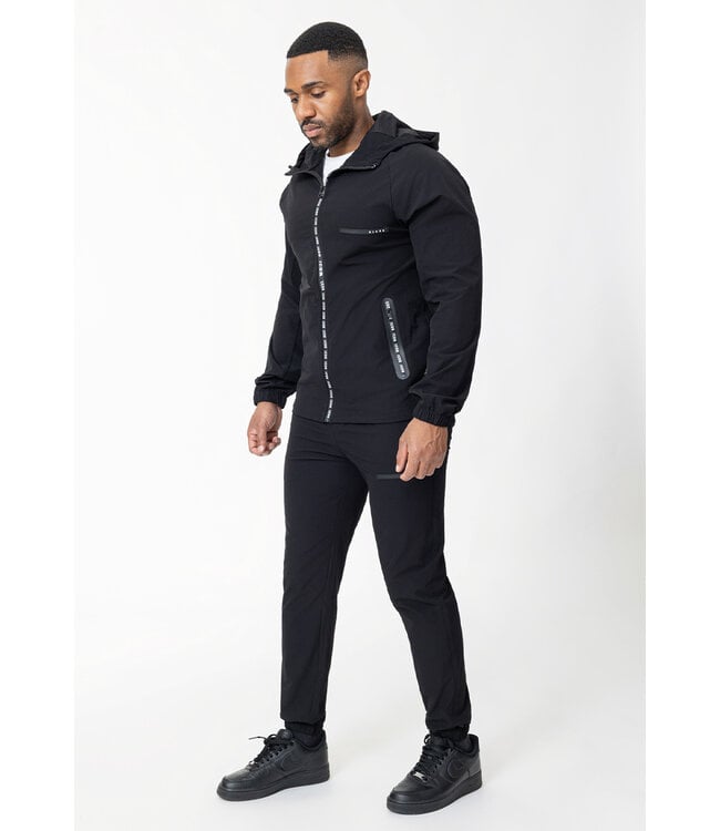 1. Lange titel  Zwarte Two Piece Set met Capuchon Jacket en Slim Fit Broek van Stretchstof