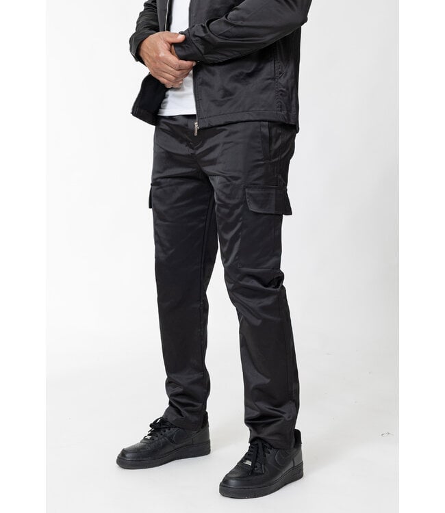 Zwarte Two Piece Set met Cargo Broek en Utility Jacket van Gladde Satijn Stof