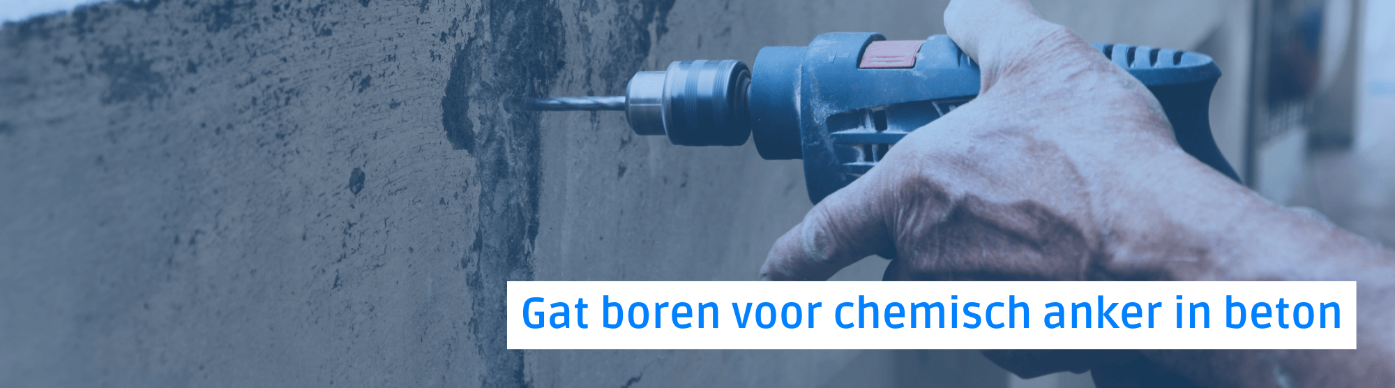 Een gat boren voor chemisch anker