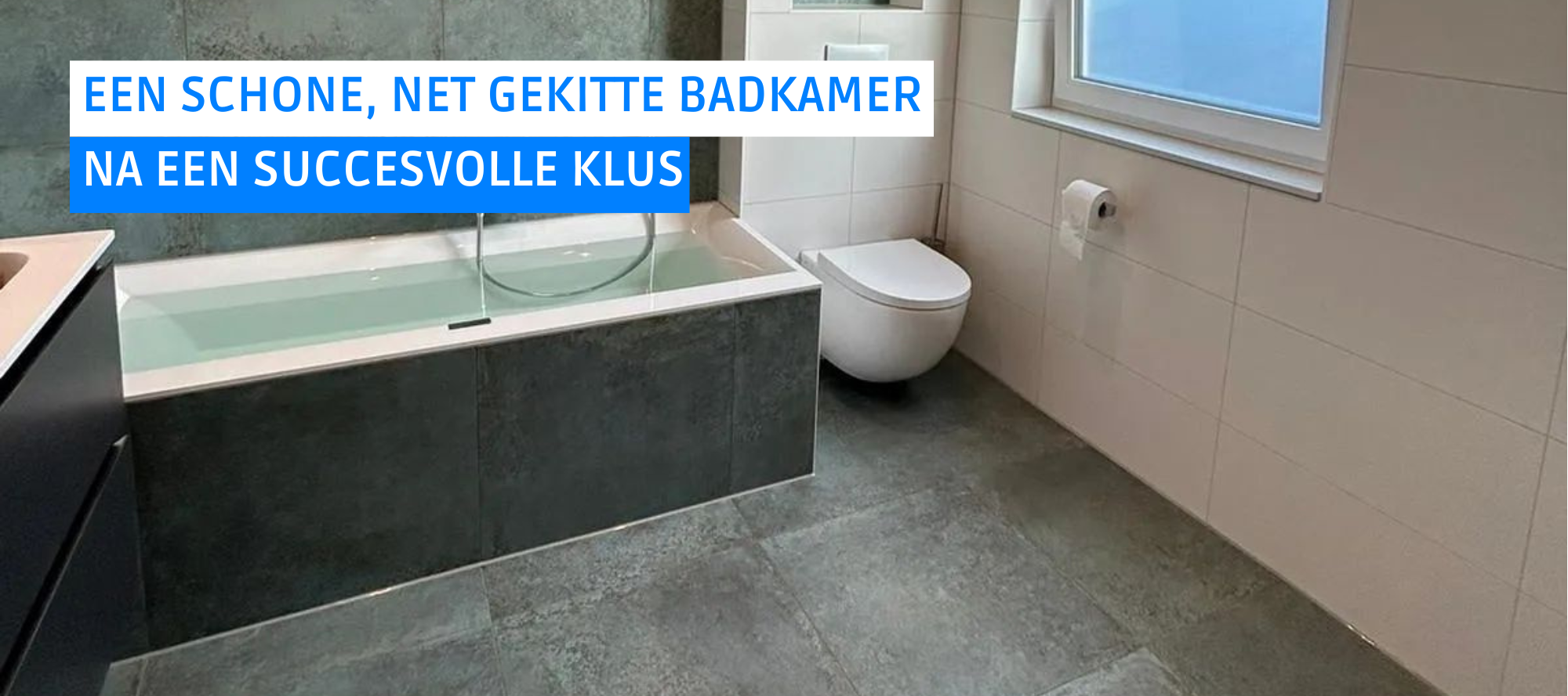 Een schone, net gekitte badkamer na een succesvolle klus.