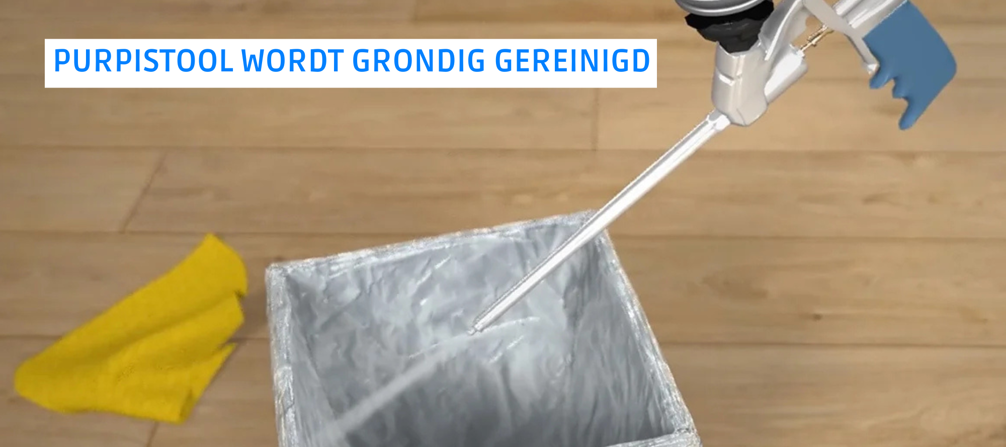 Stap 4 van het purpistool schoonmaken: pur reiniger wordt door het pistool gespoten om alle purschuim resten te verwijderen.