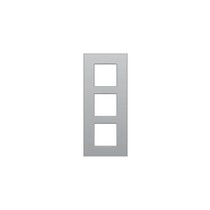 Drievoudige verticale afdekplaat, Intense sterling