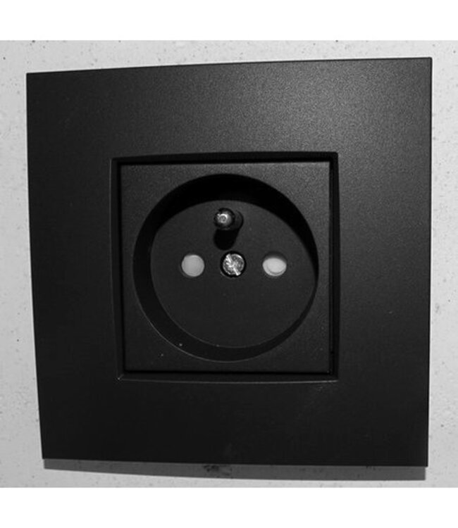 Niko Niko enkelvoudig stopcontact, intense mat zwart