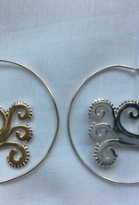 Earring silver colour curly wurly