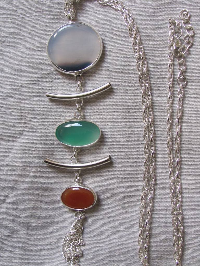 Pendant necklace hand made with real stones