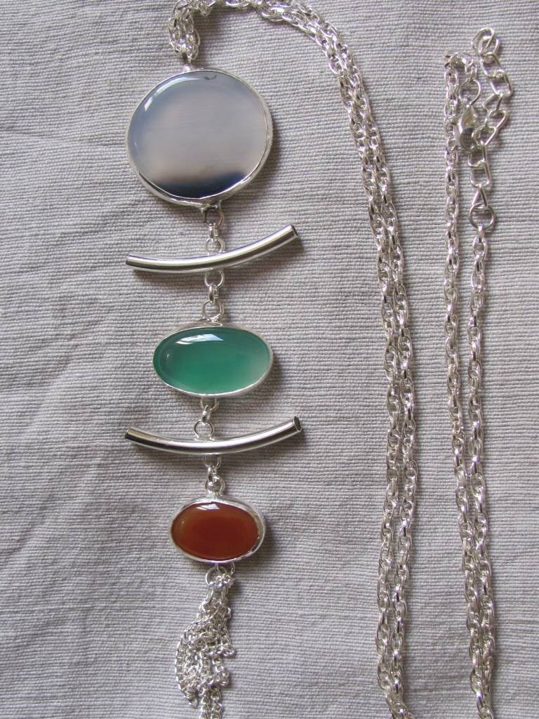 Pendant necklace hand made with real stones