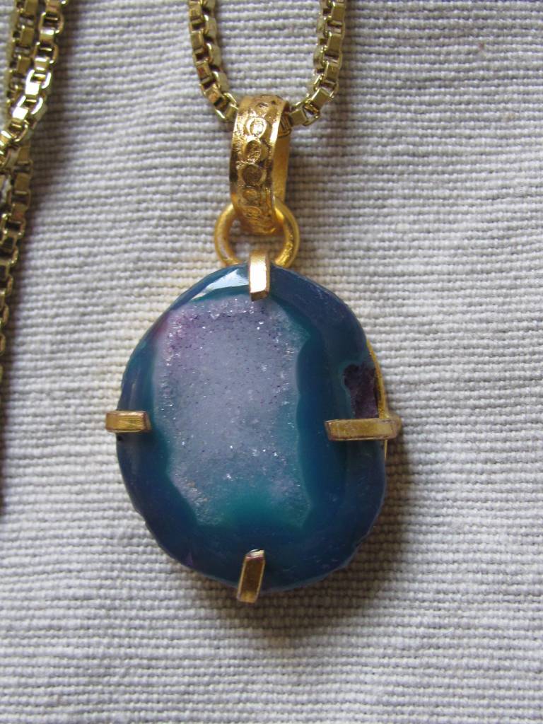 Pendant necklace hand made with real stones