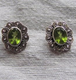 Earring silver  with peridot