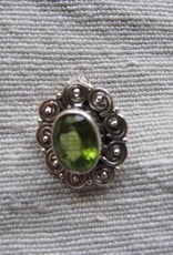 Earring silver stud with peridot