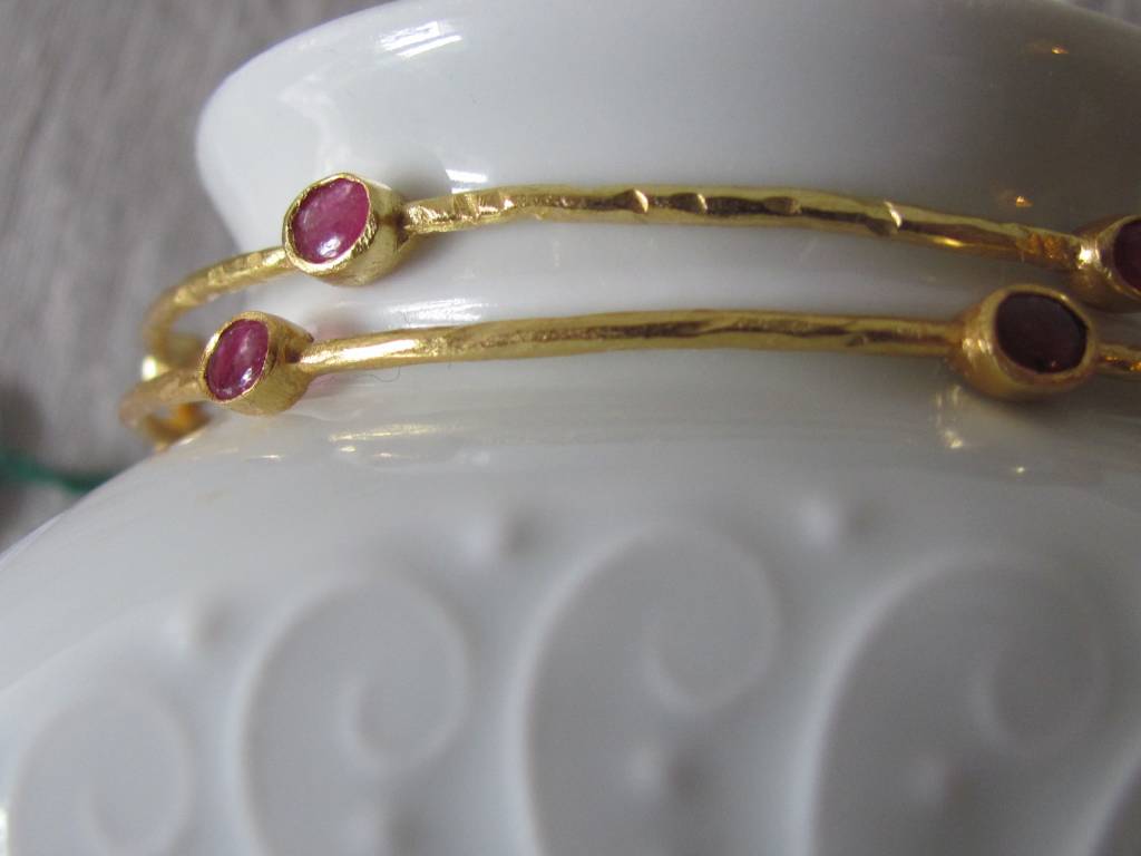 Bangle gold on silver ruby