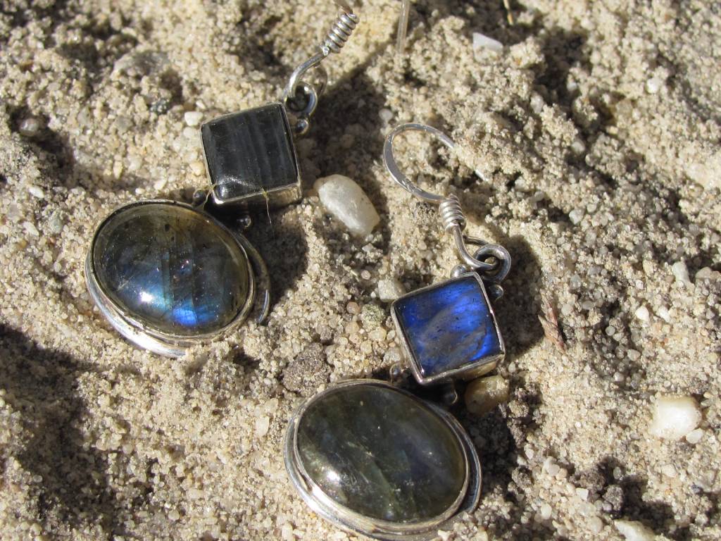 Earring silver with Labradorite