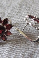 Earring dormeuse silver with garnet