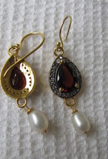 Earring  gold plating on silver with garnet and pearl