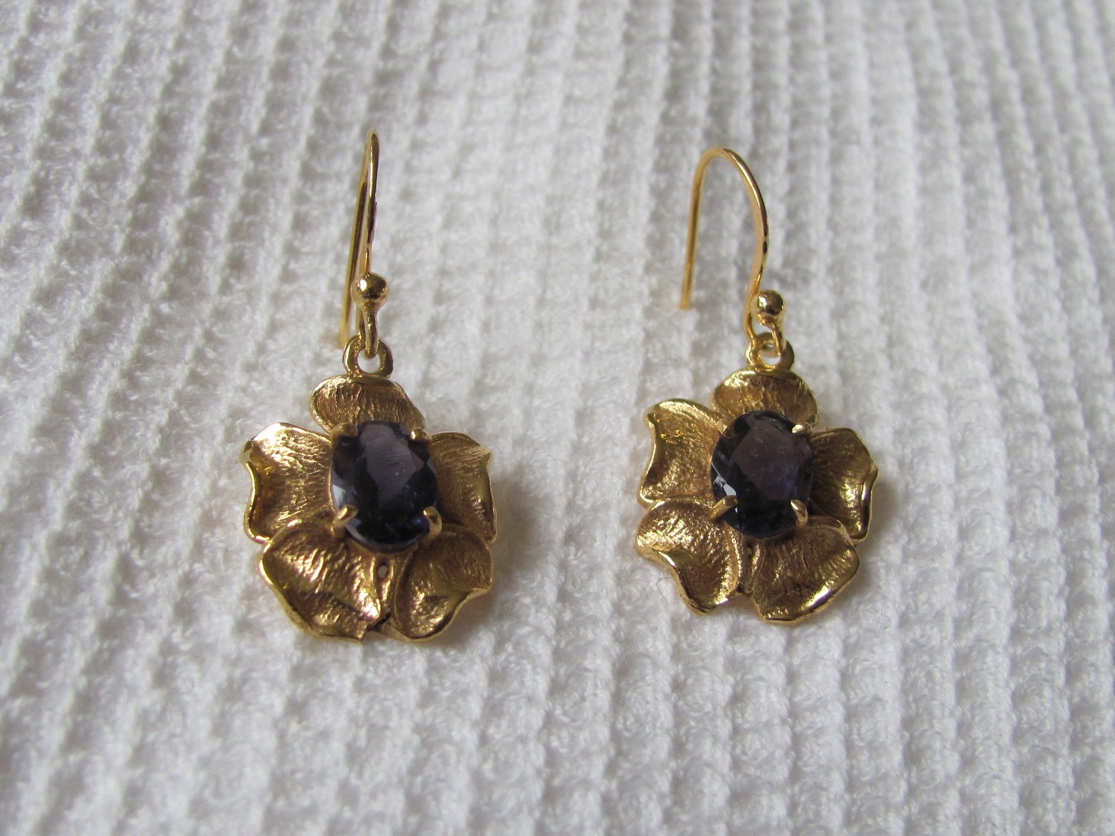 Earring  gold plating on silver with iolite
