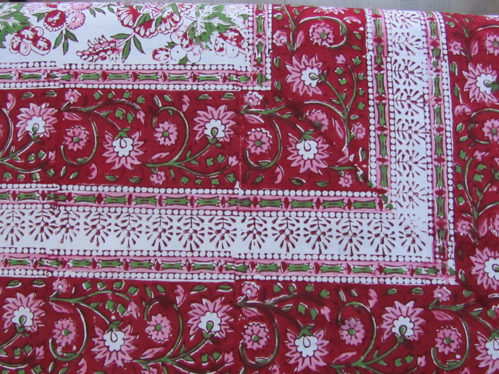 Bedsheet bohemian  on the bed, grand foulard -