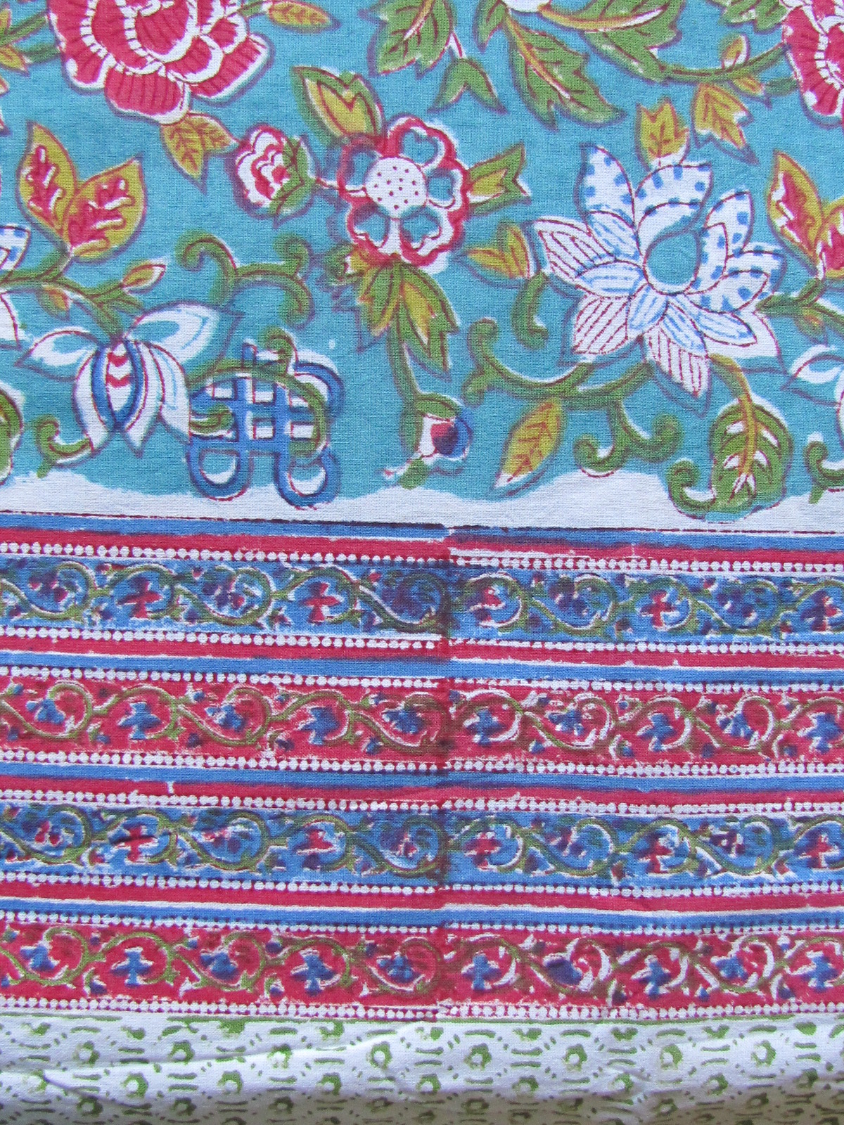 Bedsheet bohemian  on the bed, grand foulard