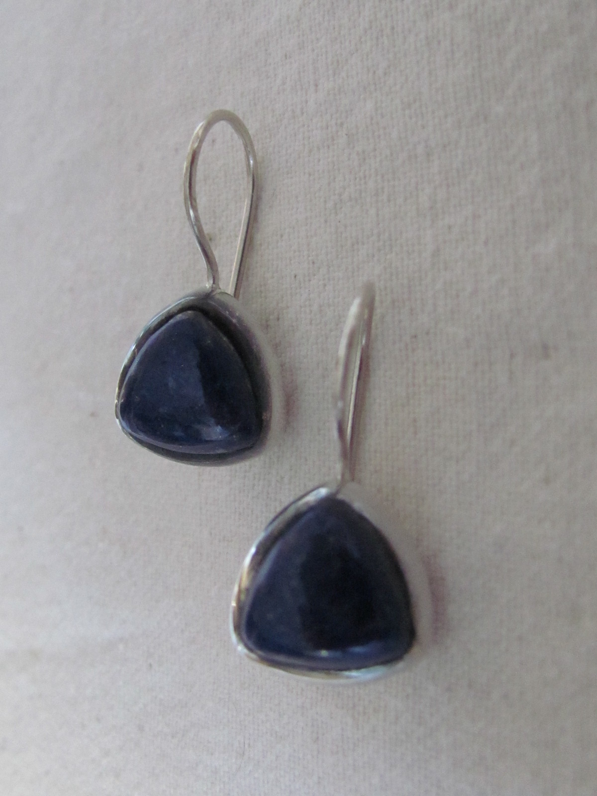 Earring silver with cabouchon  lapis lazuli stone