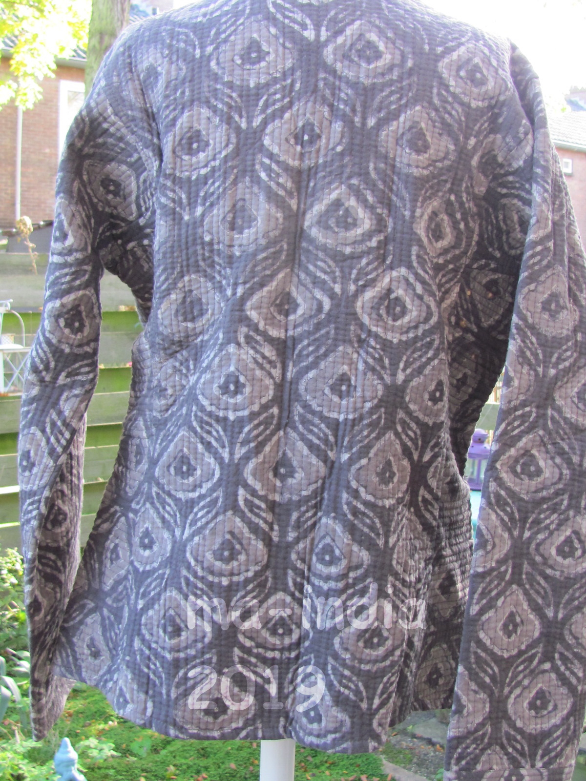 Jacket wrap around  reversable handprinted and quilted