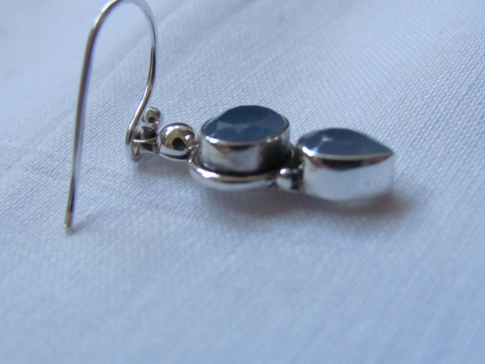 Earring silver calceadone