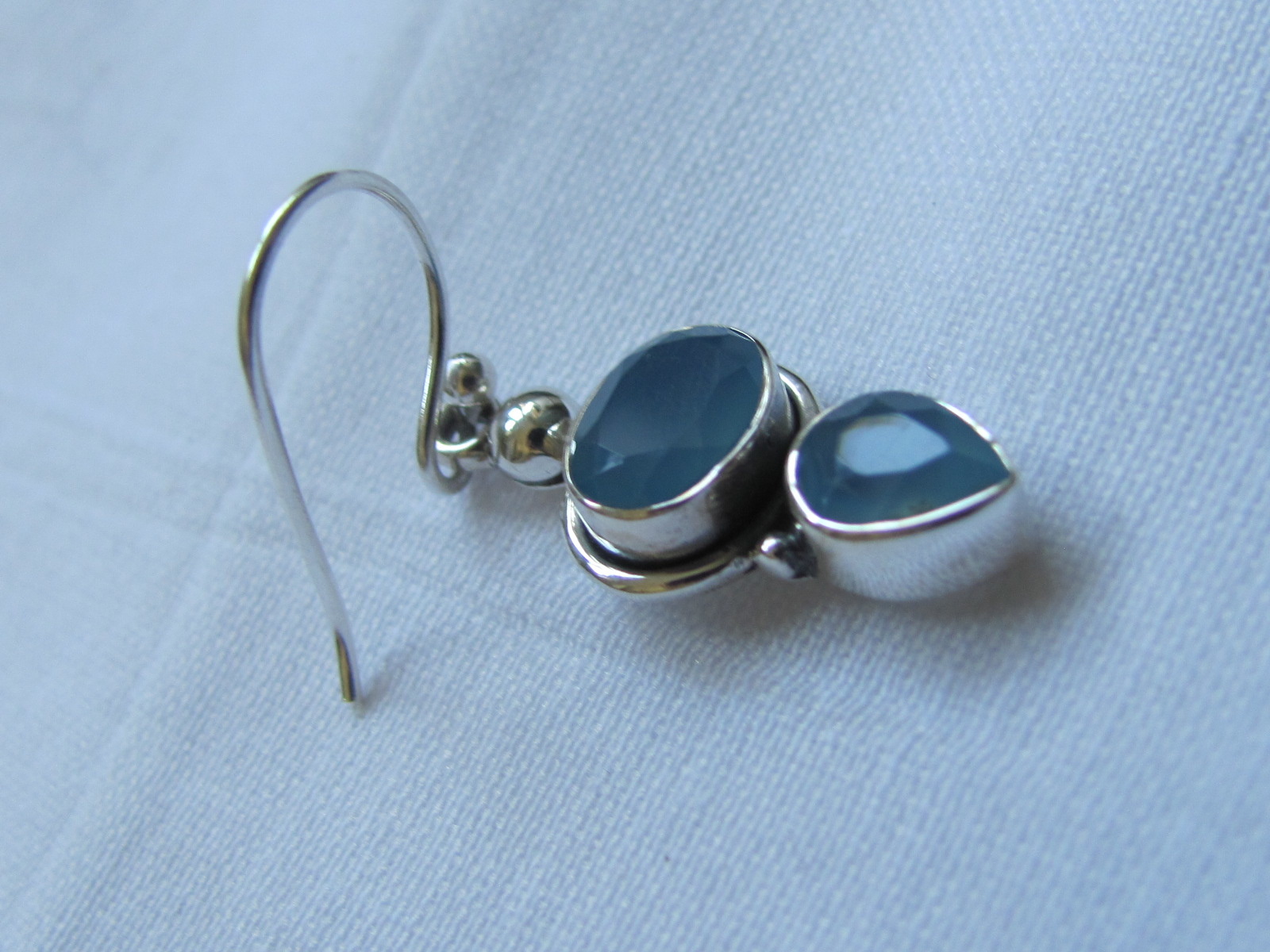 Earring silver calceadone