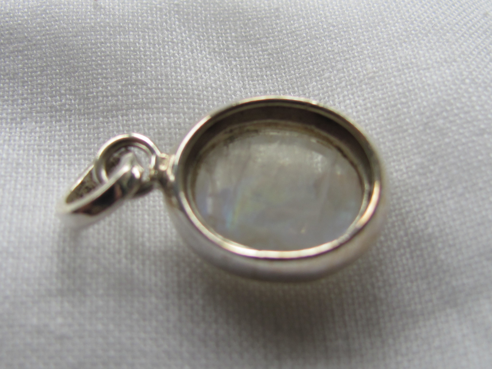 Pendant Silver with rainbow moonstone