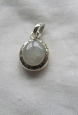 Pendant Silver with rainbow moonstone