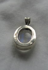 Pendant Silver with rainbow moonstone