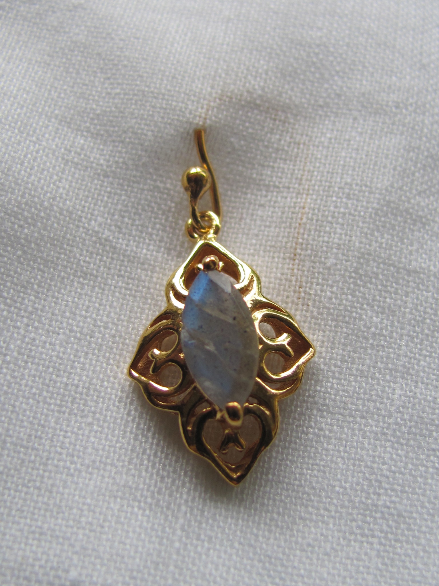 Earring  gold plating on silver with  labradorite