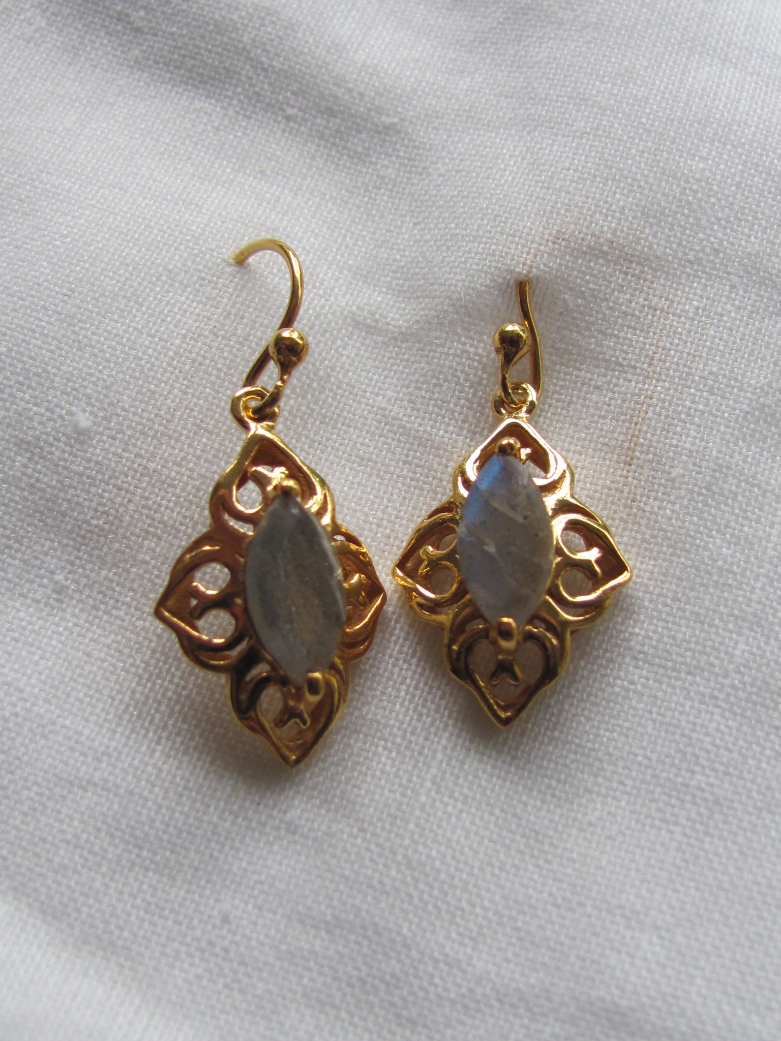 Earring  gold plating on silver with  labradorite