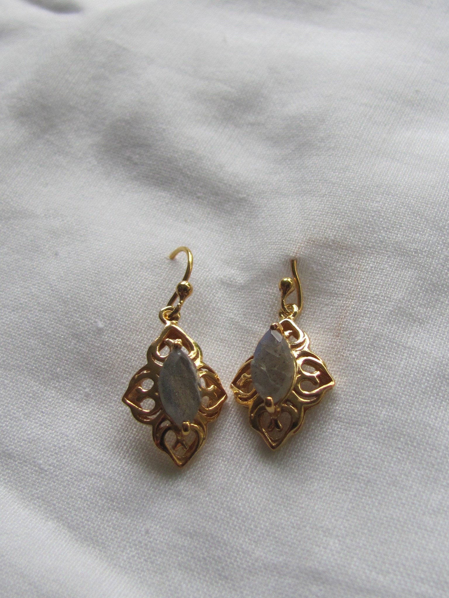 Earring  gold plating on silver with  labradorite