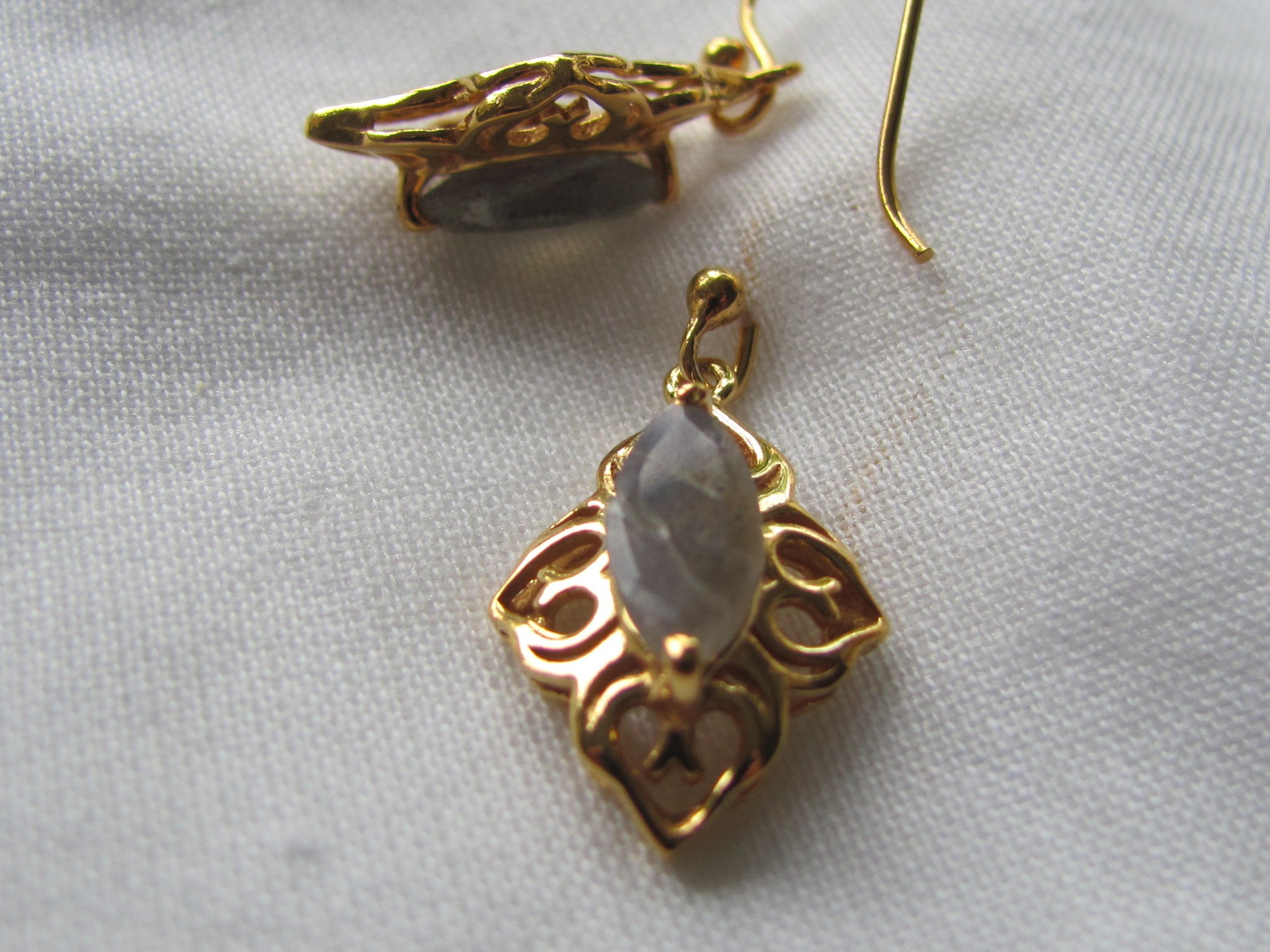 Earring  gold plating on silver with  labradorite