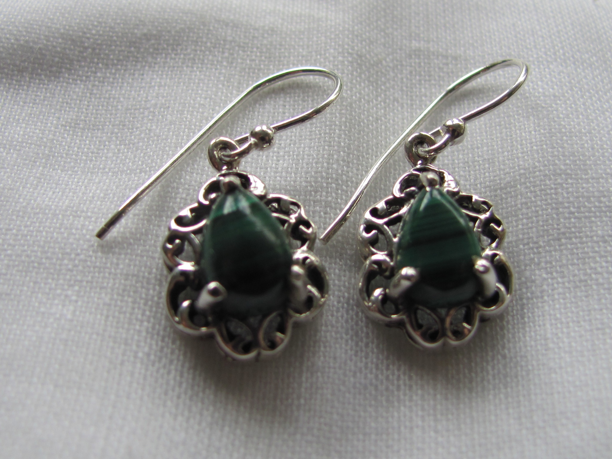 Earring silver  with  malachite stone